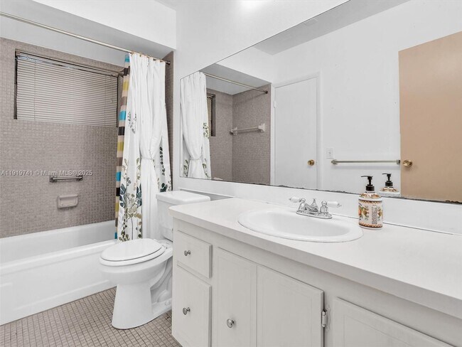 Building Photo - 5102 NW 36th St