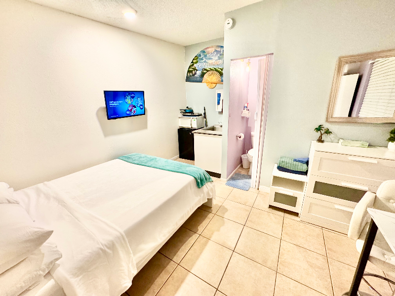 Building Photo - 5333 Longridge Ave