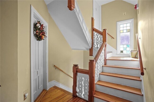 Building Photo - 12 Catherine St