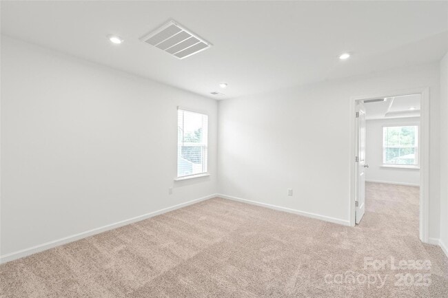 Building Photo - 15922 Parkside crossing Dr