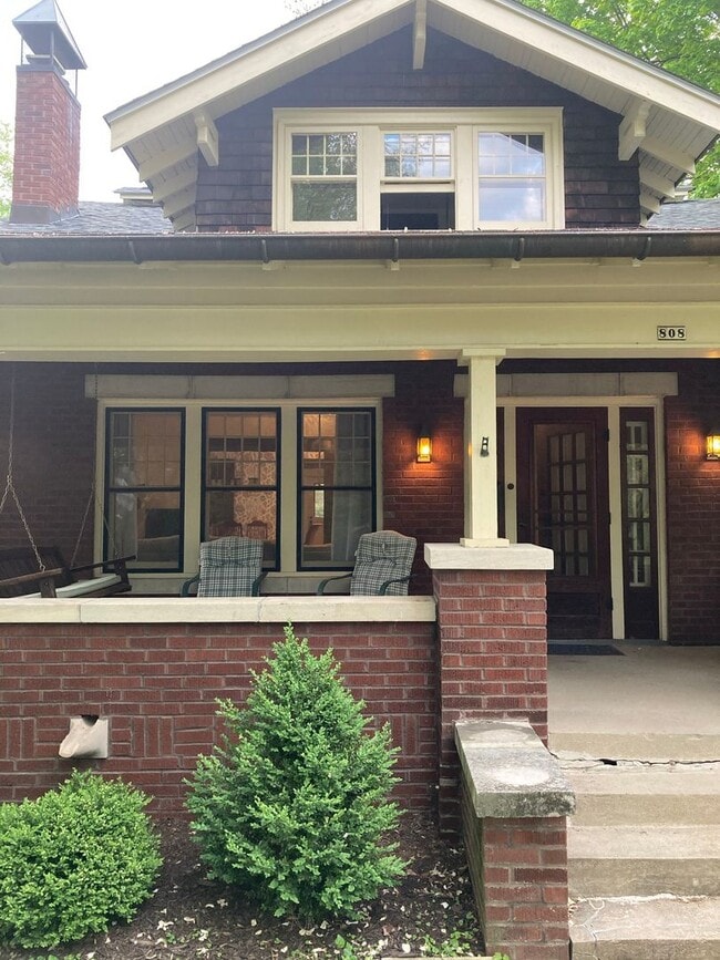 Building Photo - Gorgeous home on North Washington Street