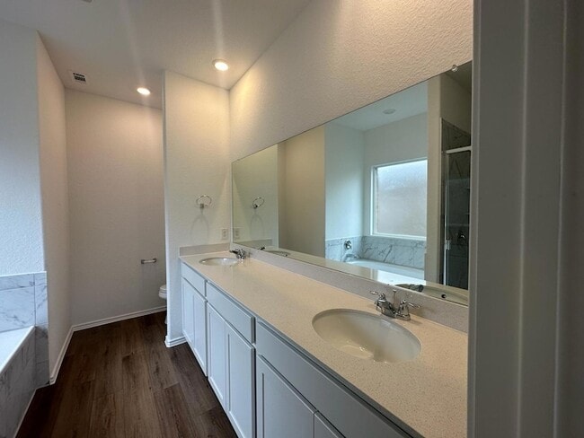 Building Photo - 312 Sonterra Dr