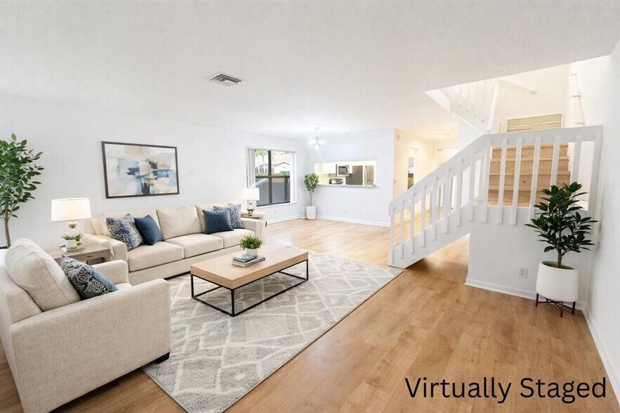 Building Photo - 3950 Cocoplum Cir