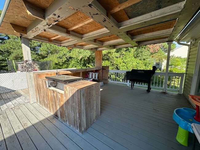 Building Photo - Bonus Room, Backyard Retreat, and More!