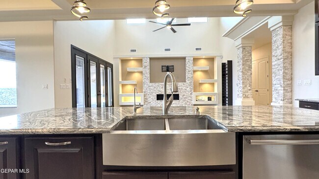 Building Photo - 12408 Fresh Water Dr