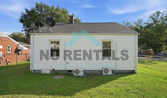 Building Photo - 1309 Carolina St E