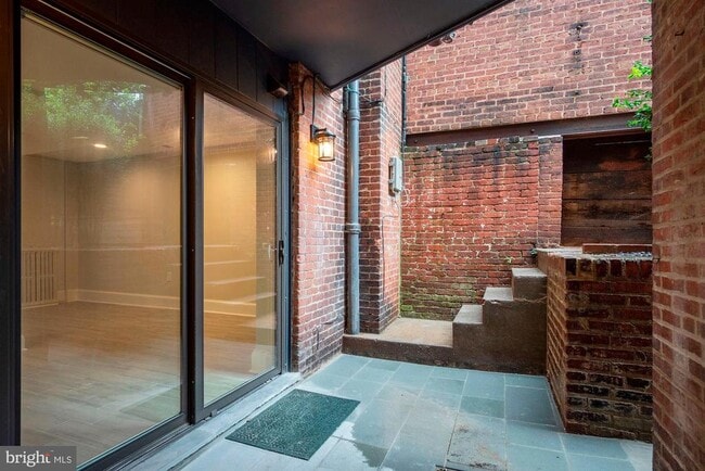 Building Photo - 1616 S St NW