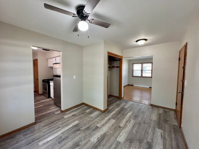 Building Photo - 5905 N 66th St