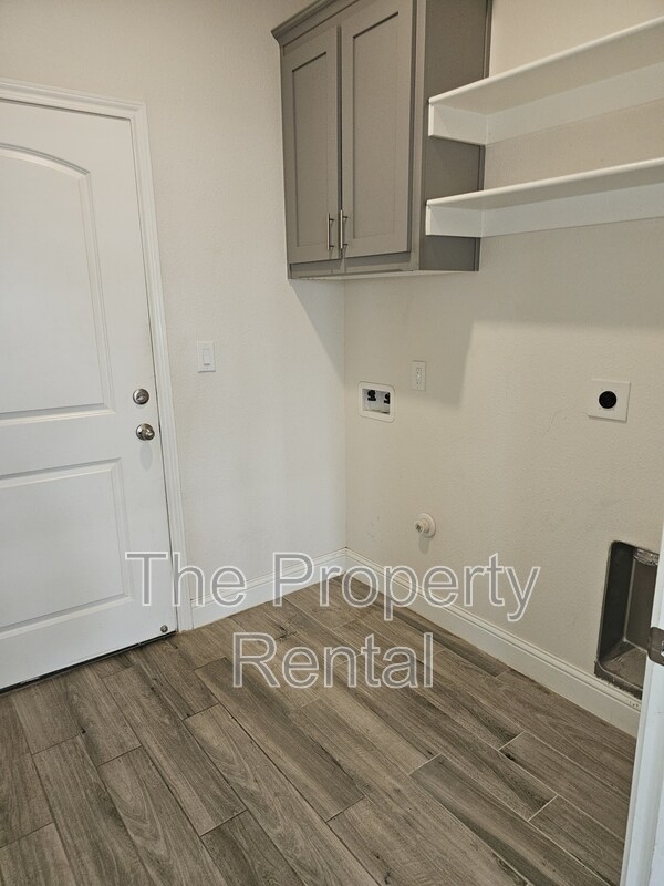 Building Photo - 1520 Overshine Ln