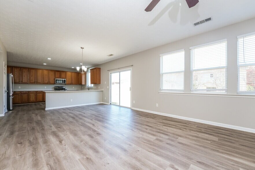 Building Photo - 1928 White Top Rd SE