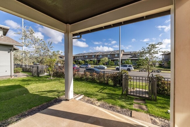 Building Photo - Stunning 3-Bedroom and 2.5 Bathroom Home in the Heart of Liko at Ho‘opili – Prime Ewa Beach Locat...