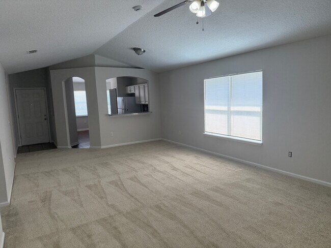 Building Photo - 5550 Oak Crossing Dr