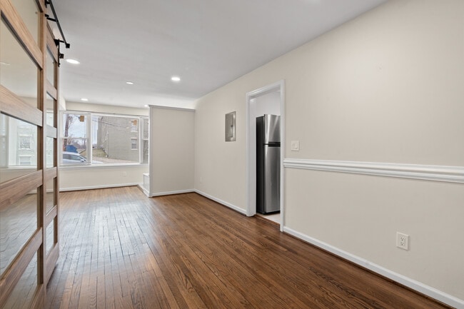 Building Photo - 53 Victor St NE