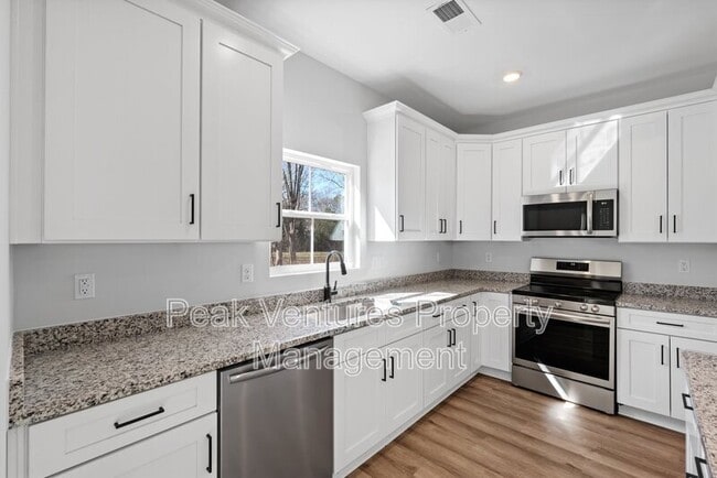 Building Photo - 117 Norbert Ln