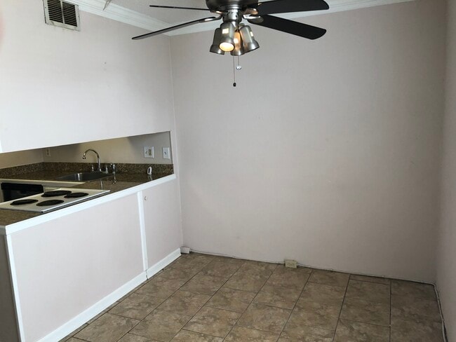 Dining Room - 3005 Highland Rd
