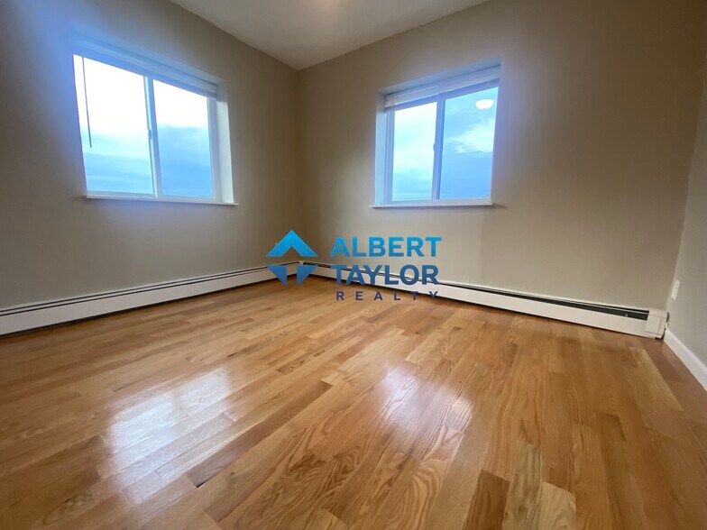 Building Photo - 226 Parker Hill Ave