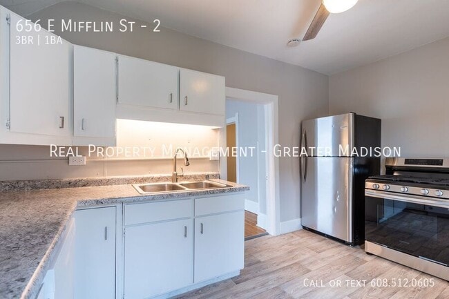 Building Photo - 656 E Mifflin St