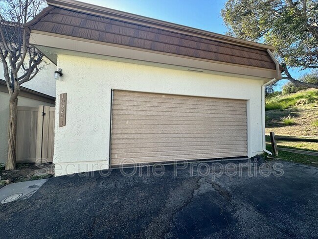 Building Photo - 10020 Larwin Ave