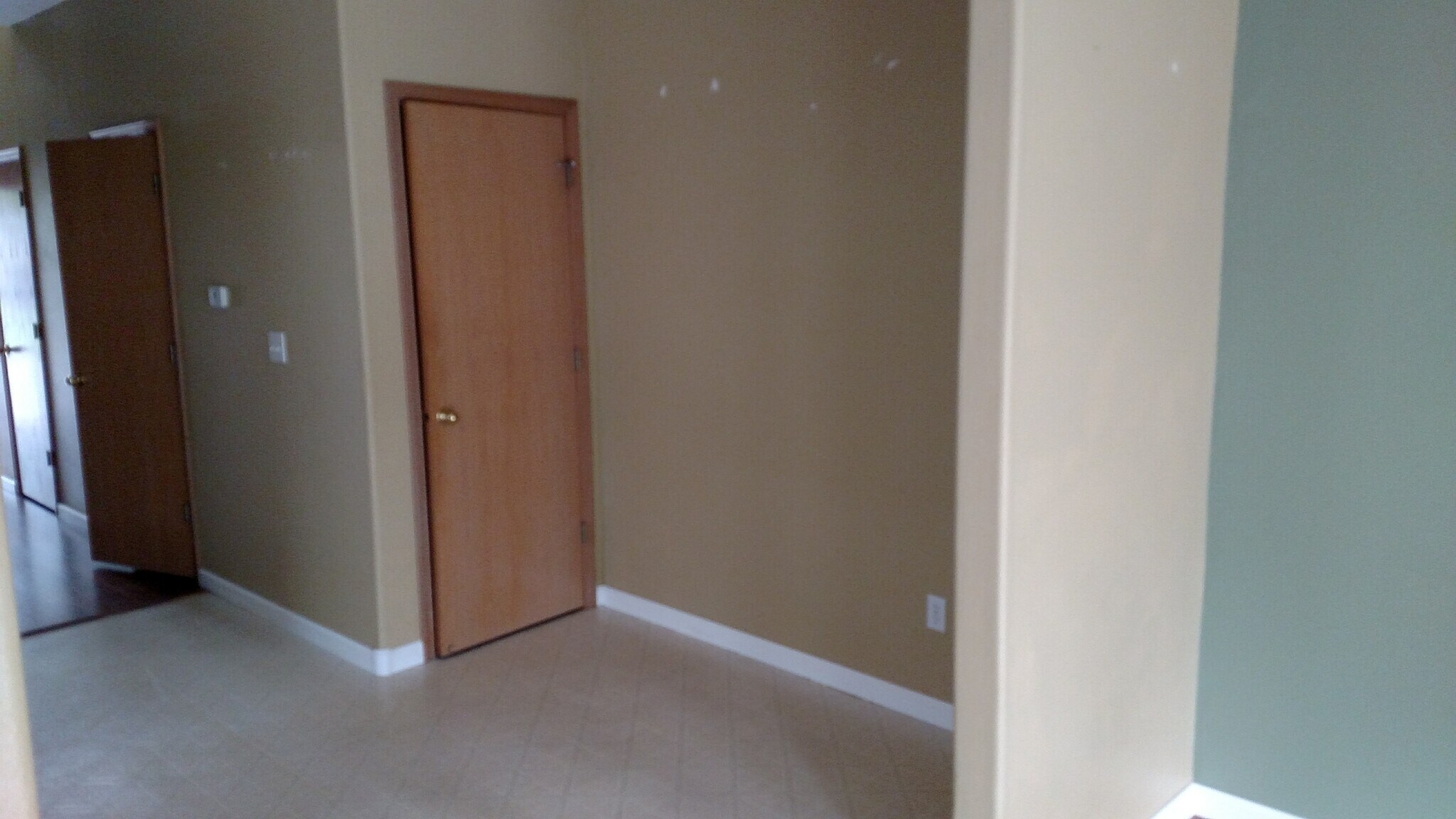 Dining area/pantry - 4747 SW 1st Avenue