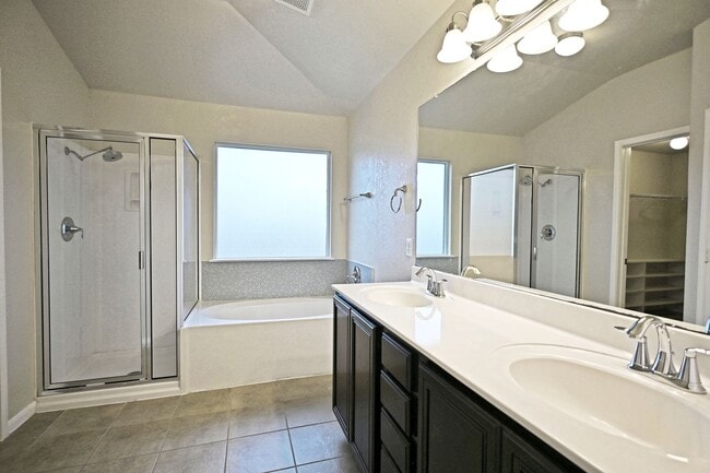 Building Photo - 934 Avery Pkwy