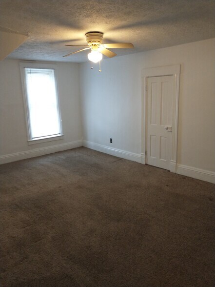 Bedroom - 437 Breck Ave