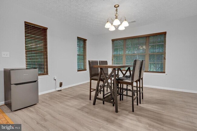 Building Photo - 3708 Excalibur Ct