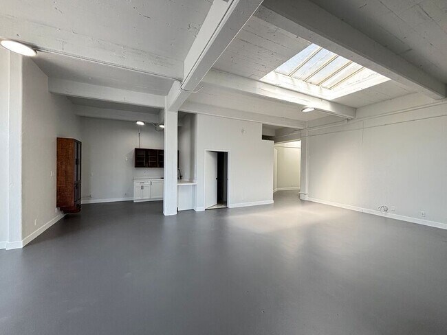 Building Photo - 1341 58th Ave