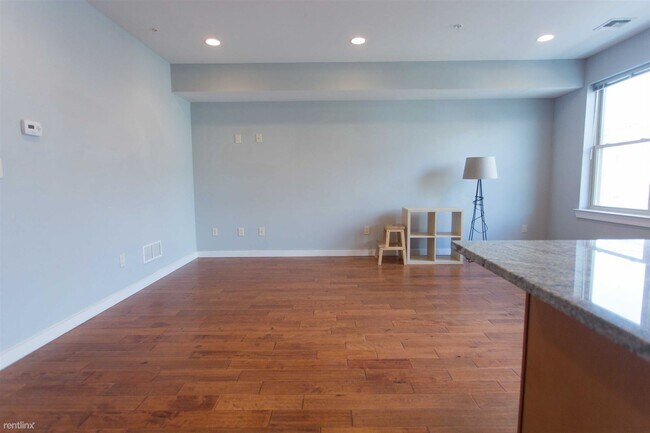 Building Photo - 2 br, 2 bath 4plex - 1926 BROWN ST Unit 3