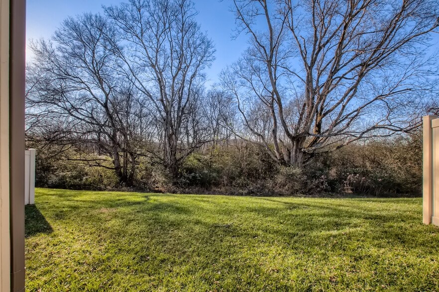 Gorgeous Treeline behind! - 1608 Hampshire Plz