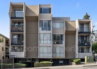 Building Photo - 601 Oakland Ave