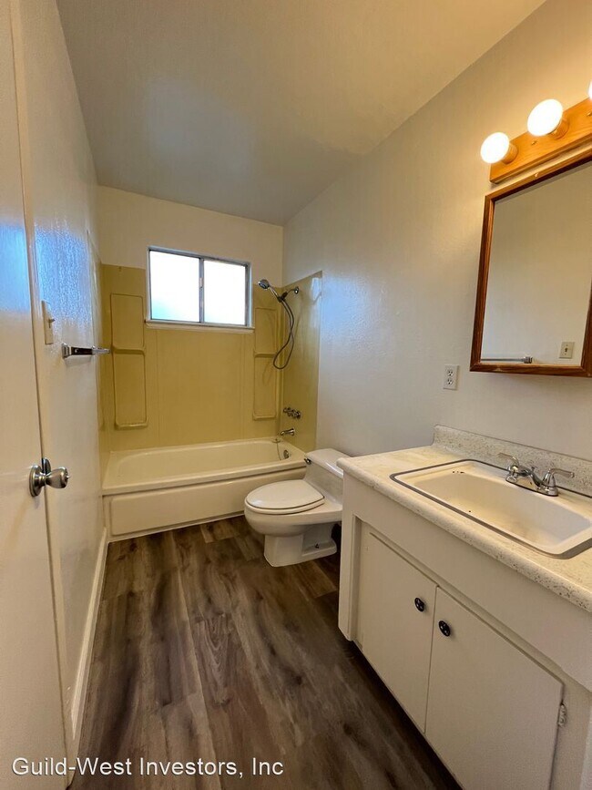 Building Photo - 2 br, 2 bath House - 7965 Leona Way #C