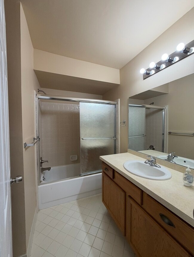 Building Photo - 35401 Hickory Woods Dr