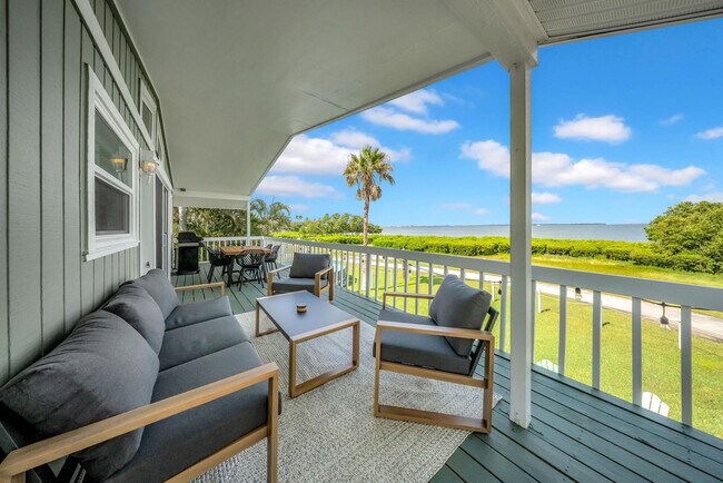 Building Photo - 555 S Gulf Dr