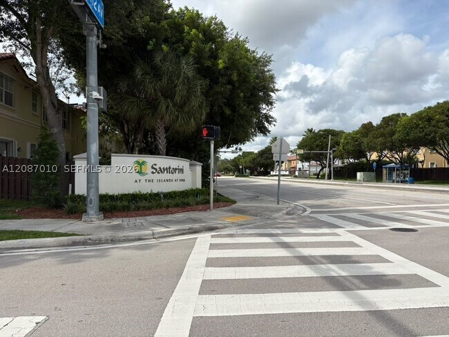 Building Photo - 8671 NW 112th Ct
