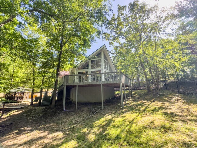 Building Photo - Pine Drive Lake House - PRICE REDUCTION