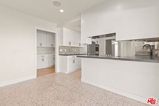 Building Photo - 4102 Cloverdale Ave