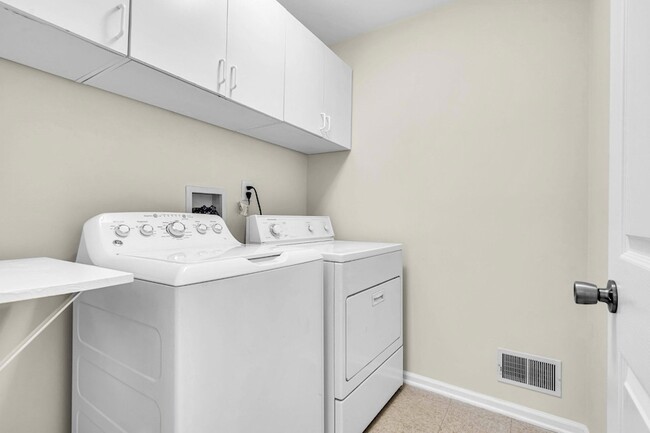 Building Photo - 206 Sandpiper Ct