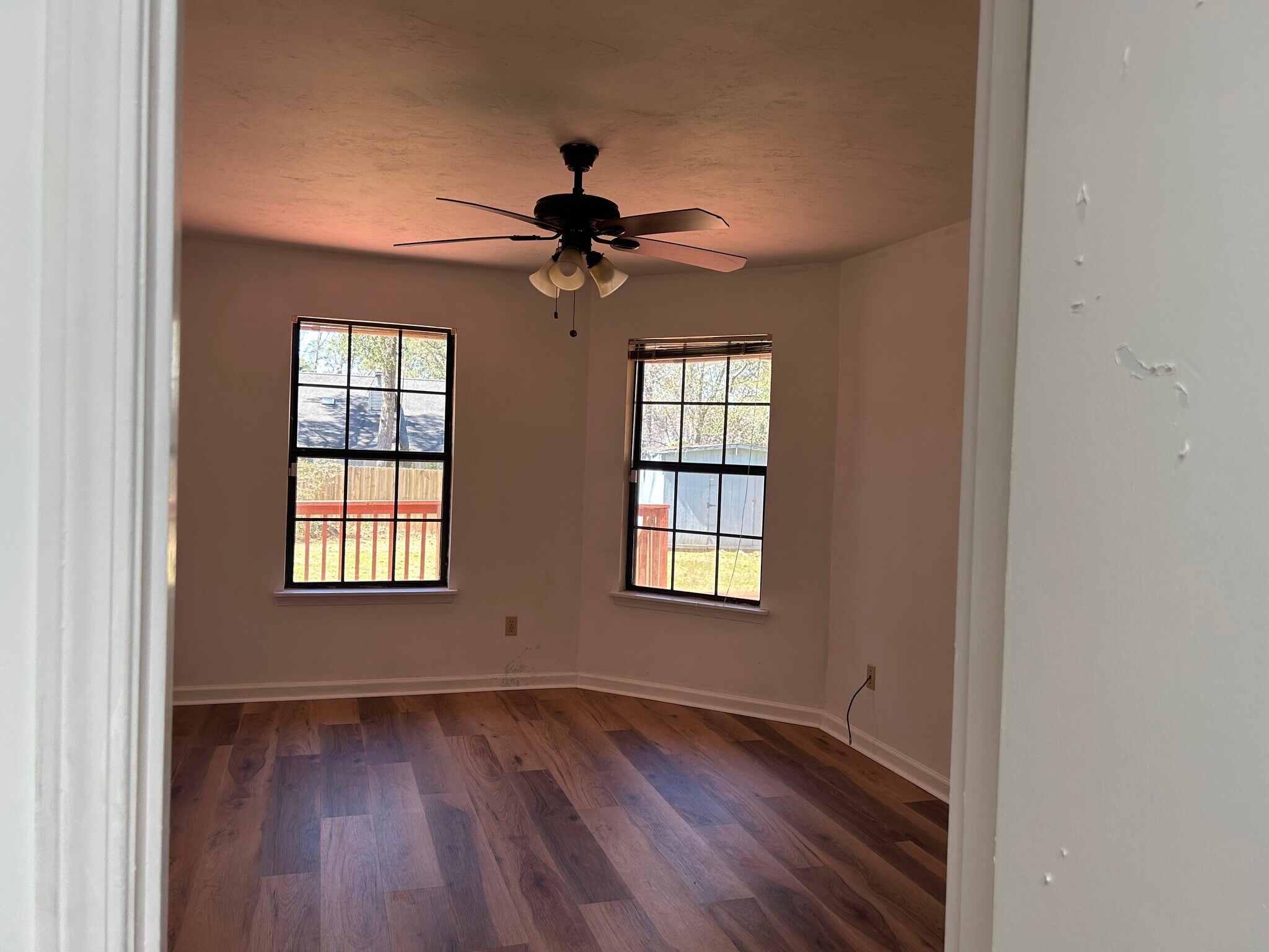 Building Photo - 1520 Avondale Way