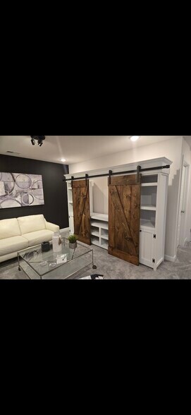 Building Photo - 104 Rock Cress Trl