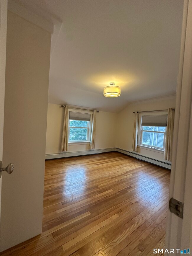 Building Photo - 424 Rockwell Ave