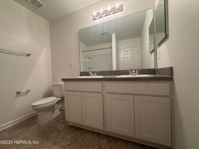 Building Photo - 3078 Alpin Dr