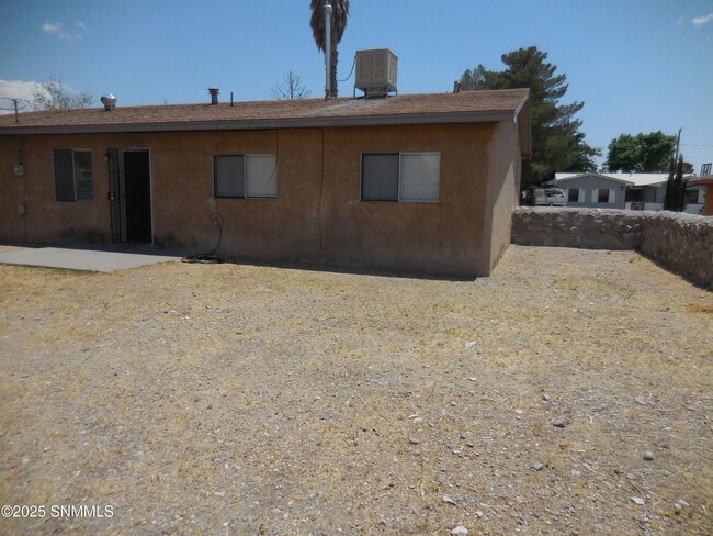 Building Photo - 1735 Stanton Ave