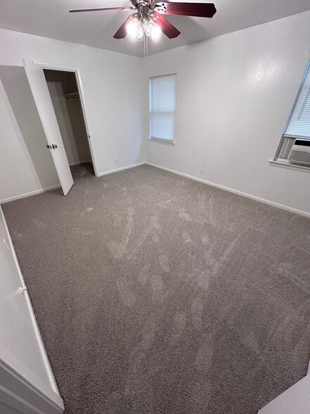Building Photo - 708 Sunny Ln