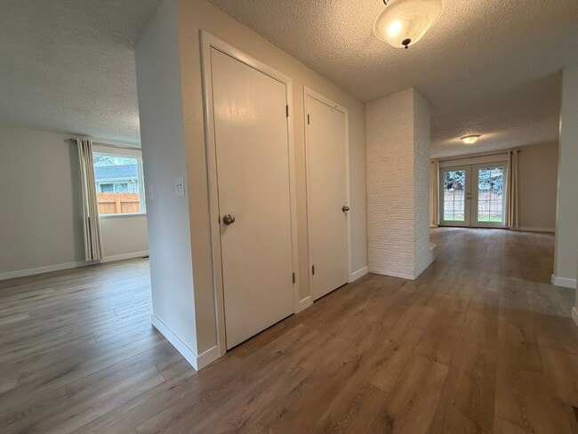 Building Photo - Beautiful 4 bed 2 bath home in Boise just off E Bergeson St