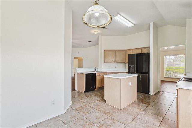 Building Photo - 3124 Creekside Dr