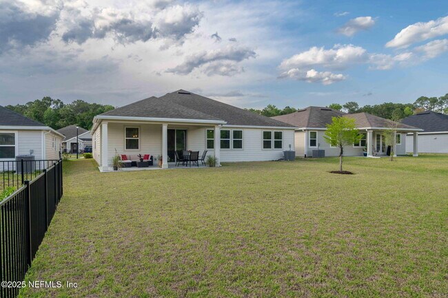 Building Photo - 12897 Logans Walk Ln