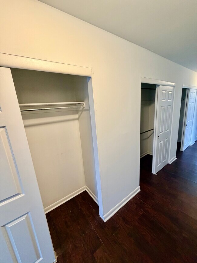 Building Photo - 6518 N Camac St