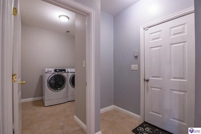 Building Photo - 45 Crosslin Ct