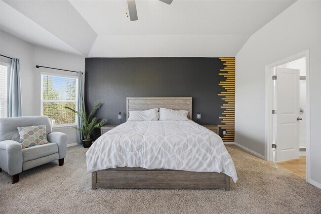 Building Photo - 904 View Dr