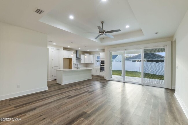 Building Photo - 455 Foxtail Wy